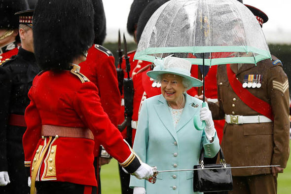 queen red white