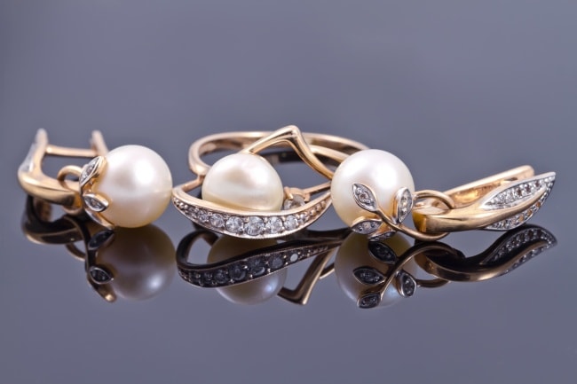 Gold jewelry min