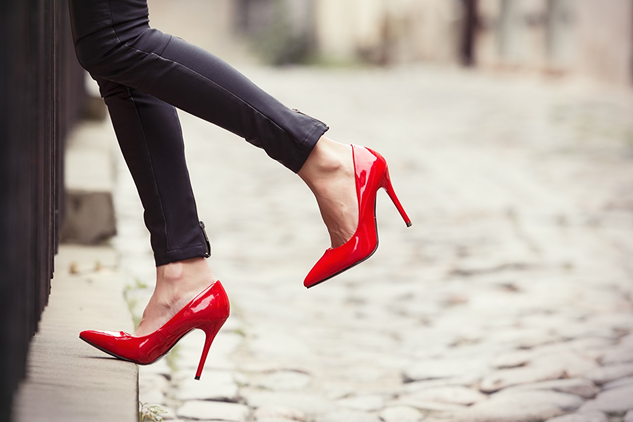 high heel min