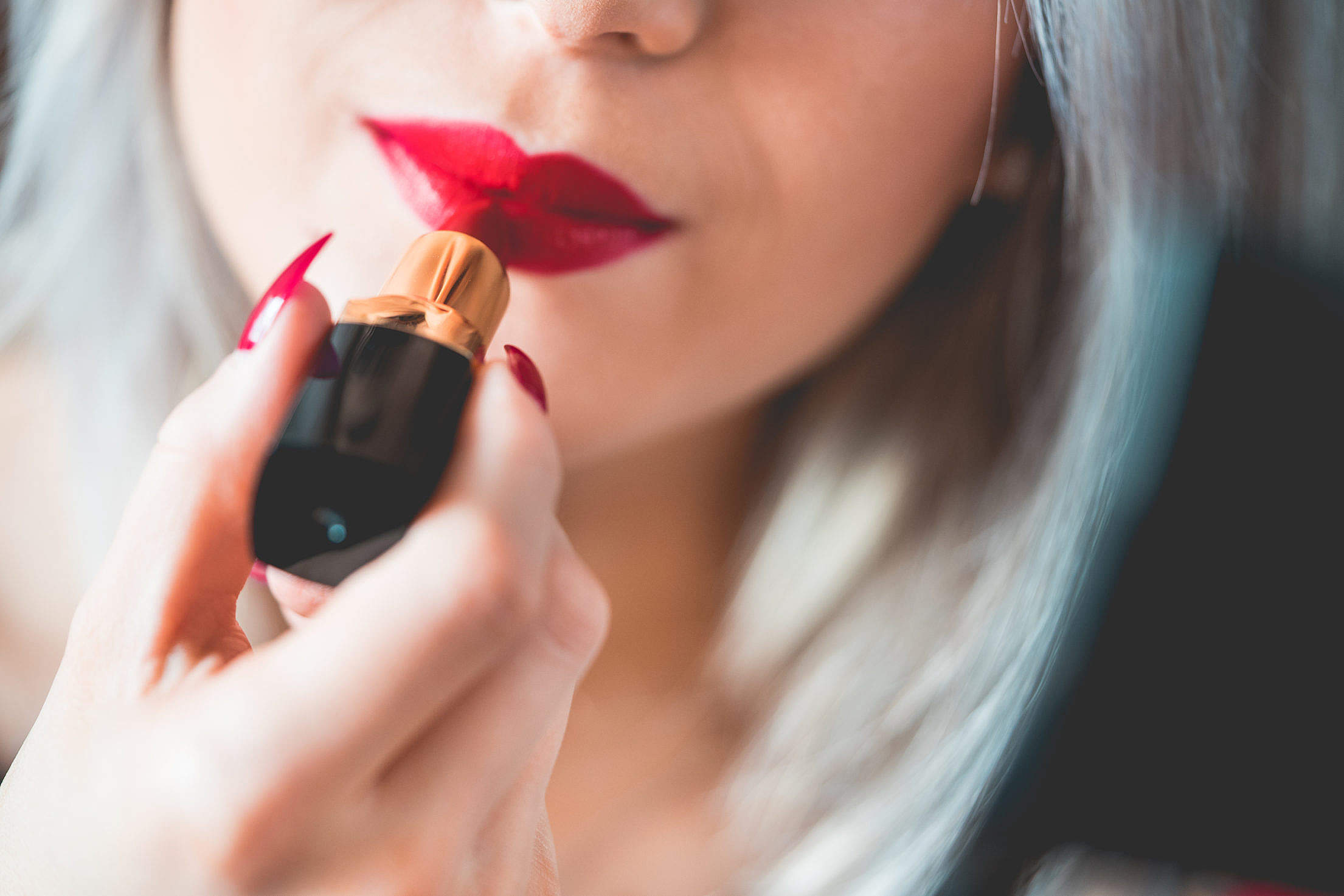 red lipstick min