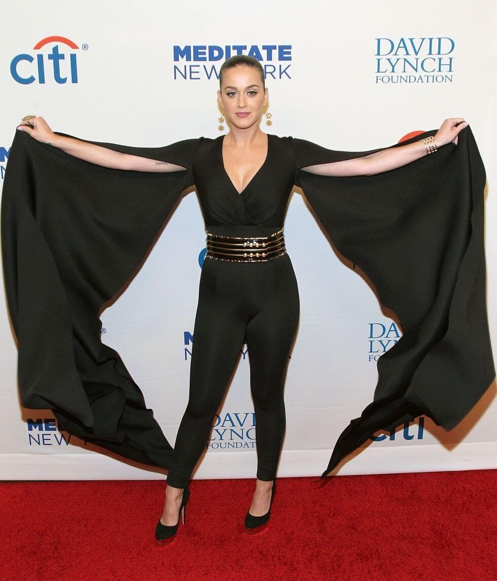black pant min