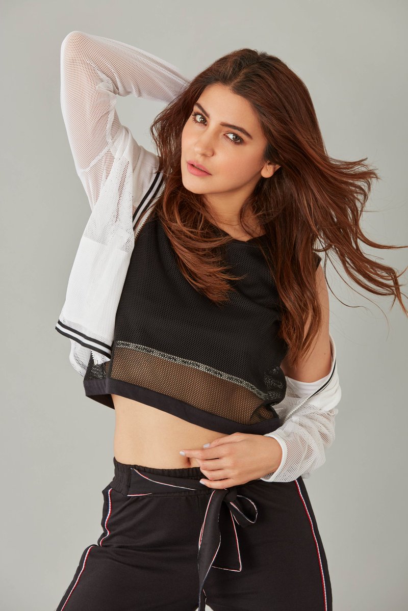 anushka3 min